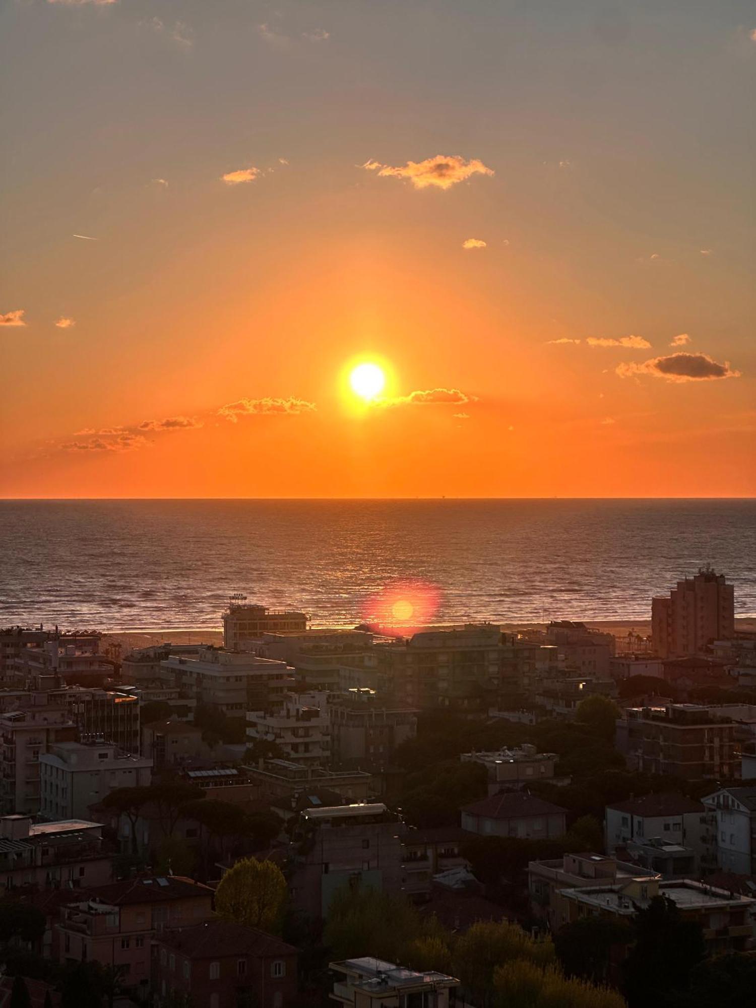 Panoramico Appartamento Vista Mare Rimini Exterior foto